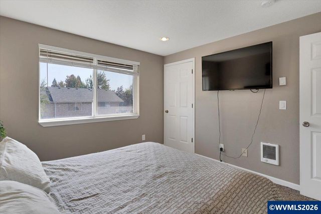 2210 Maplewood Dr S, Salem, OR 97306