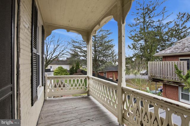 334 E HIGH ST, Elizabethtown, PA 17022