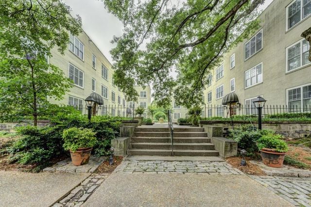 28 Collier Road NW 11, Atlanta, GA 30309