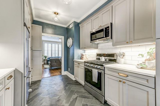 28 Collier Road NW 11, Atlanta, GA 30309
