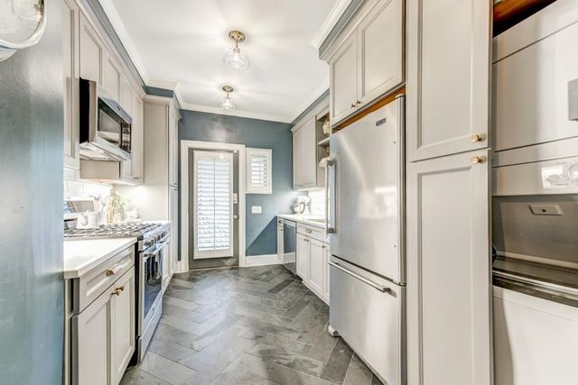 28 Collier Road NW 11, Atlanta, GA 30309