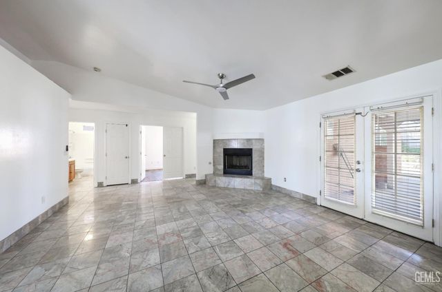 108 Sunny Meadow Drive, Bakersfield, CA 93308