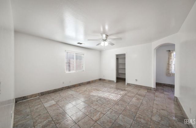 108 Sunny Meadow Drive, Bakersfield, CA 93308