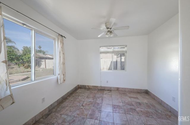 108 Sunny Meadow Drive, Bakersfield, CA 93308