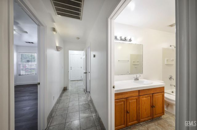 108 Sunny Meadow Drive, Bakersfield, CA 93308