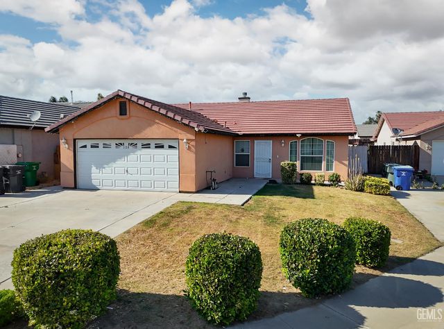 108 Sunny Meadow Drive, Bakersfield, CA 93308