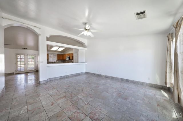 108 Sunny Meadow Drive, Bakersfield, CA 93308