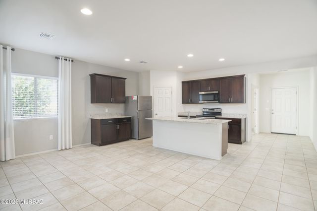 10836 W Claxton Drive, Marana, AZ 85653