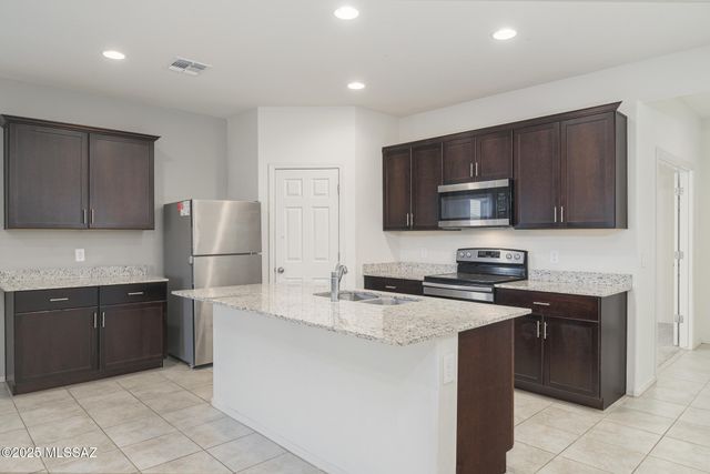 10836 W Claxton Drive, Marana, AZ 85653