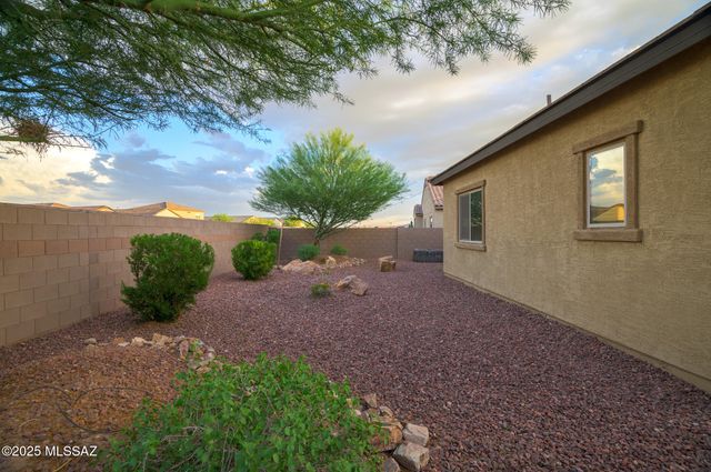 10836 W Claxton Drive, Marana, AZ 85653