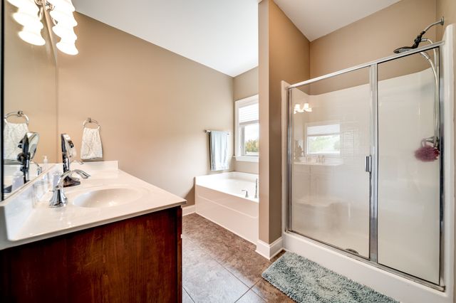 144 Ervin St, Hendersonville, TN 37075