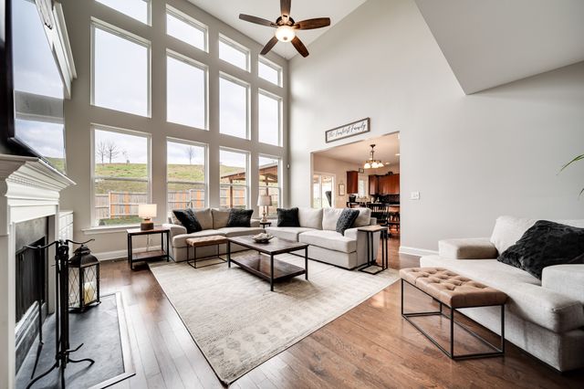 144 Ervin St, Hendersonville, TN 37075