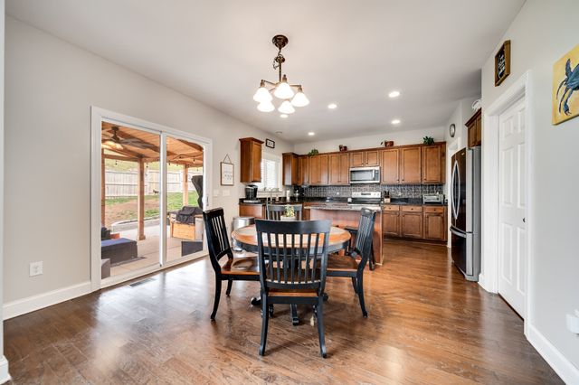 144 Ervin St, Hendersonville, TN 37075