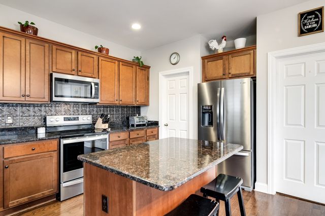 144 Ervin St, Hendersonville, TN 37075