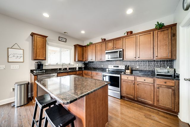 144 Ervin St, Hendersonville, TN 37075