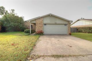 1906 San Saba Lane, Arlington, TX 76006