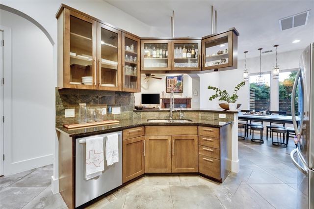 2504 Kinney RD A, Austin, TX 78704