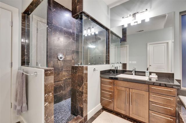 2504 Kinney RD A, Austin, TX 78704