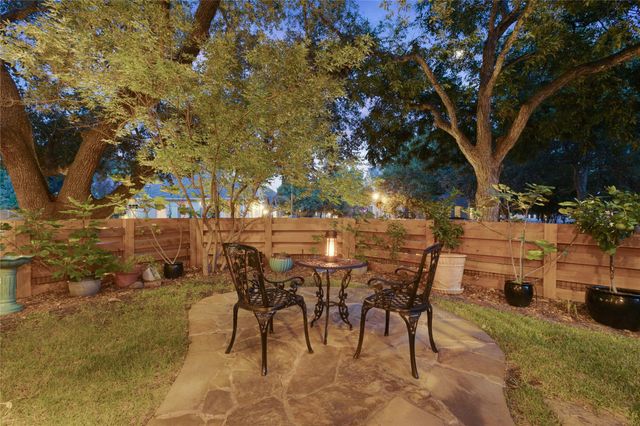 2504 Kinney RD A, Austin, TX 78704