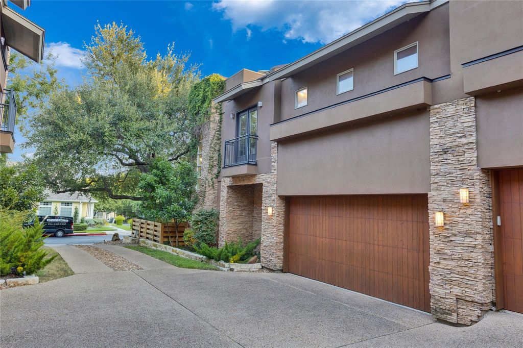 2504 Kinney RD A, Austin, TX 78704