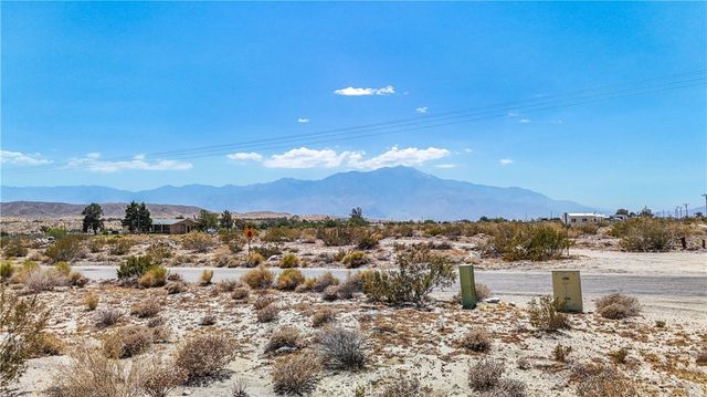 5 Dillon Road, Sky Valley, CA 92241