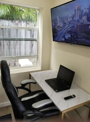 316 NW 29th St, Wilton Manors, FL 33311