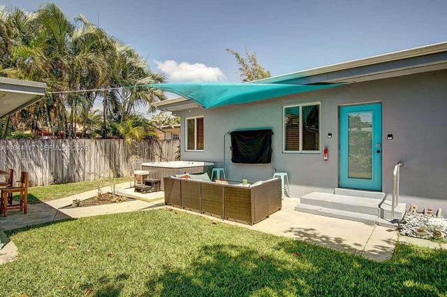 316 NW 29th St, Wilton Manors, FL 33311