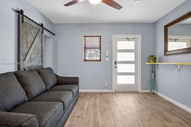 316 NW 29th St, Wilton Manors, FL 33311