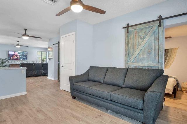 316 NW 29th St, Wilton Manors, FL 33311