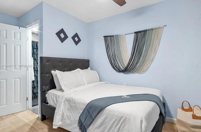 316 NW 29th St, Wilton Manors, FL 33311