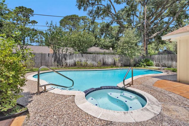 2531 Hollow Hook Road, Houston, TX 77080