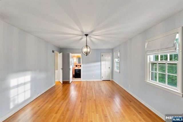 49 Highland Road, Glen Rock, NJ 07452