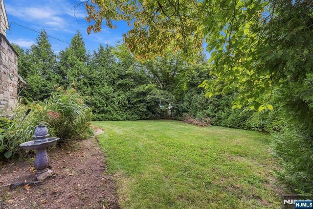 49 Highland Road, Glen Rock, NJ 07452