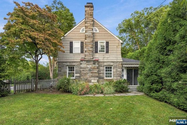 49 Highland Road, Glen Rock, NJ 07452