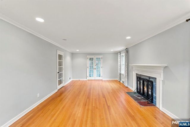 49 Highland Road, Glen Rock, NJ 07452
