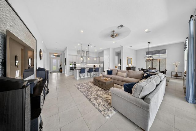 9086 SW Roccia Way, Port St. Lucie, FL 34987