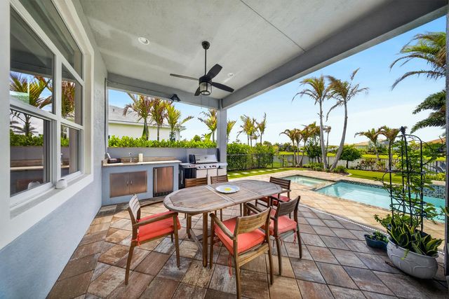 9086 SW Roccia Way, Port St. Lucie, FL 34987