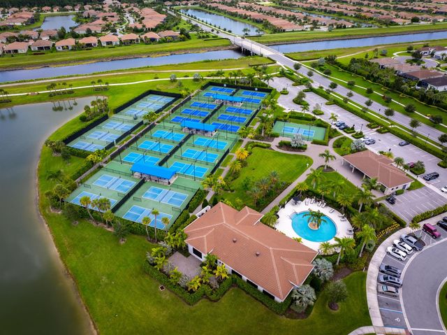 9086 SW Roccia Way, Port St. Lucie, FL 34987