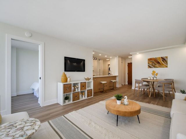 4170 N Marine Drive 24H, Chicago, IL 60613