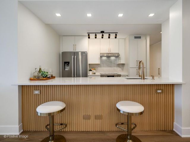 4170 N Marine Drive 24H, Chicago, IL 60613