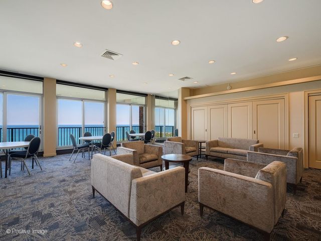 4170 N Marine Drive 24H, Chicago, IL 60613