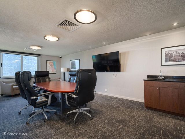 4170 N Marine Drive 24H, Chicago, IL 60613