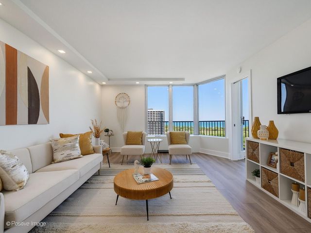 4170 N Marine Drive 24H, Chicago, IL 60613