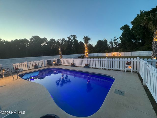 808 Colchester Reef Run, Sneads Ferry, NC 28460