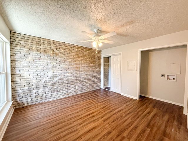 2833 Kings Road 210, Dallas, TX 75219