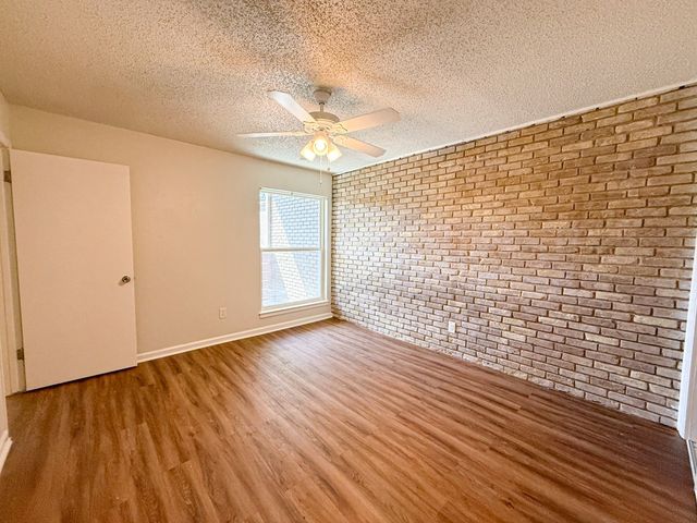2833 Kings Road 210, Dallas, TX 75219