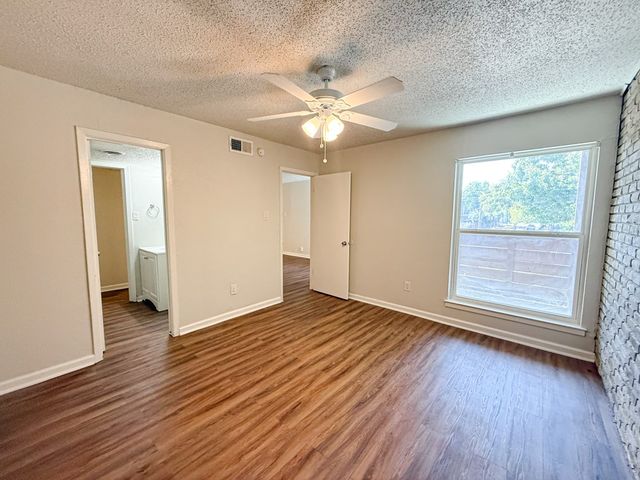2833 Kings Road 210, Dallas, TX 75219