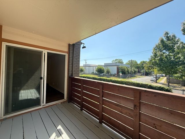 2833 Kings Road 210, Dallas, TX 75219