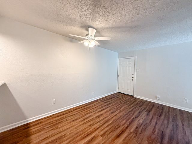 2833 Kings Road 210, Dallas, TX 75219
