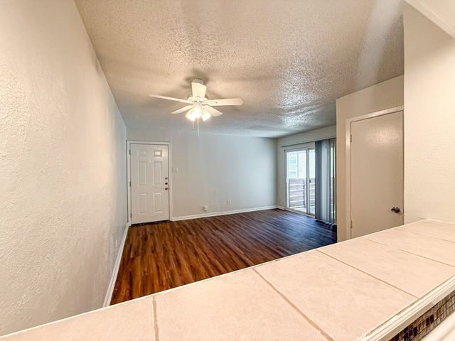 2833 Kings Road 210, Dallas, TX 75219